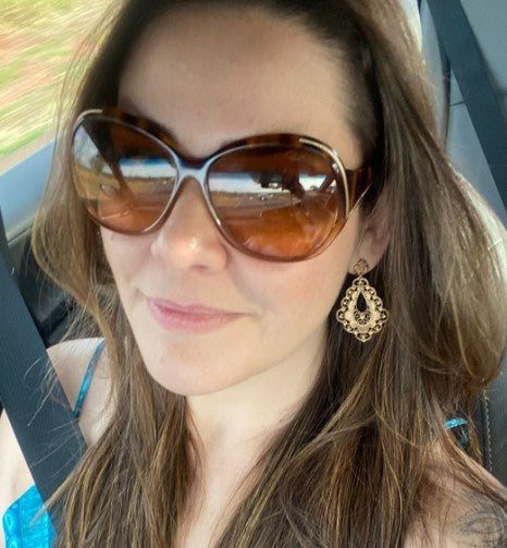 Laura R.